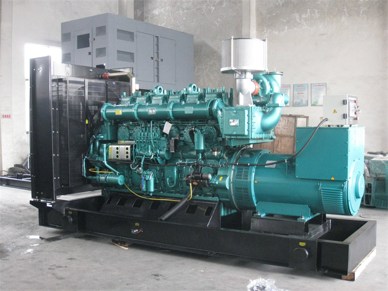 维西200KW 柴油发电机的油耗是多少？